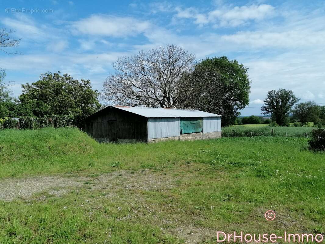 Maison à SAINT-GEORGES-BUTTAVENT