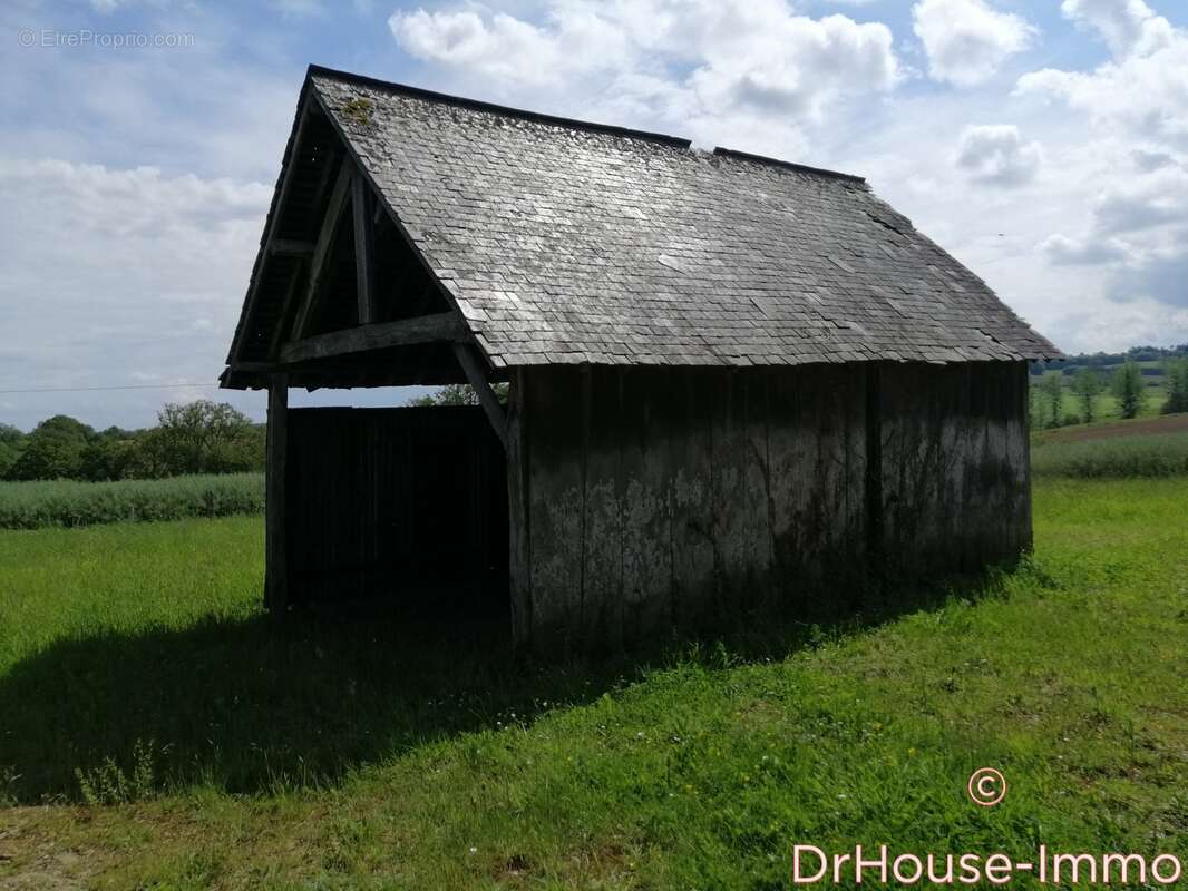 Maison à SAINT-GEORGES-BUTTAVENT