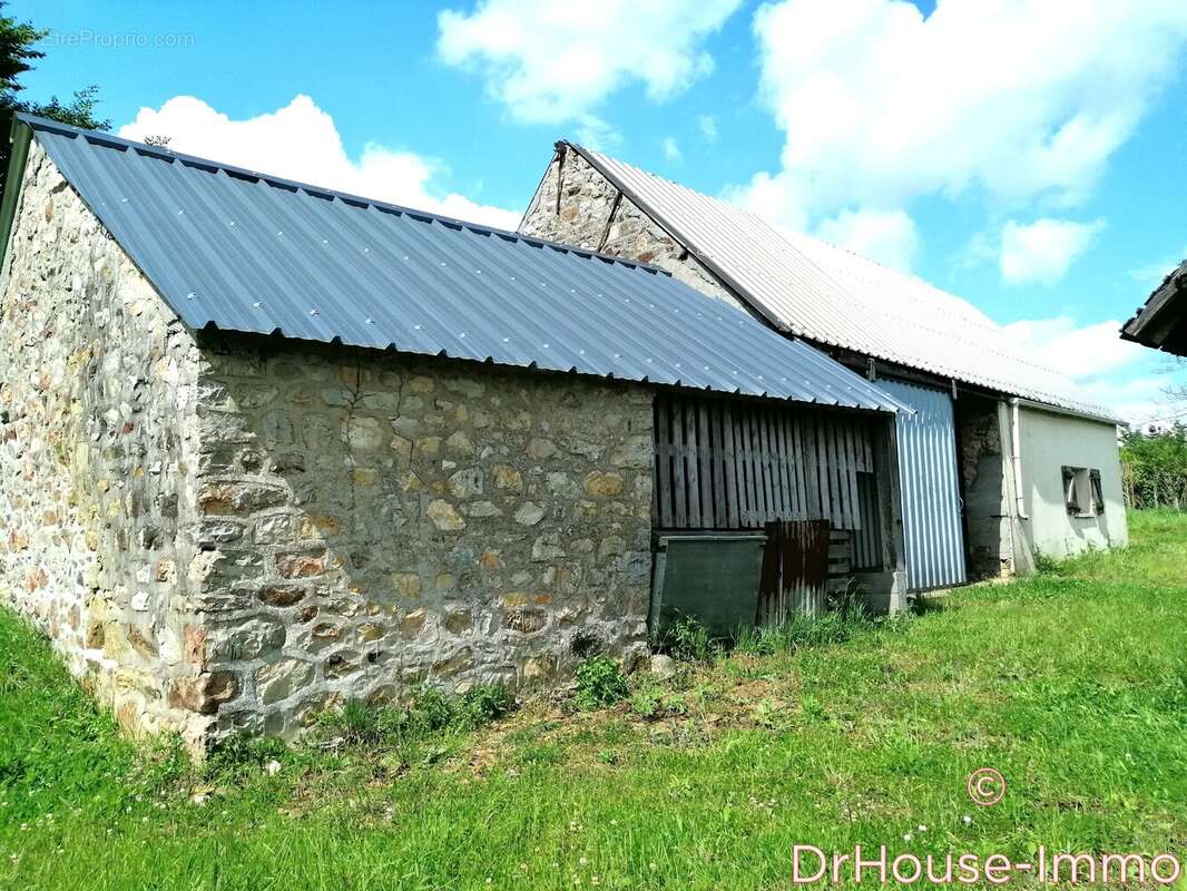 Maison à SAINT-GEORGES-BUTTAVENT