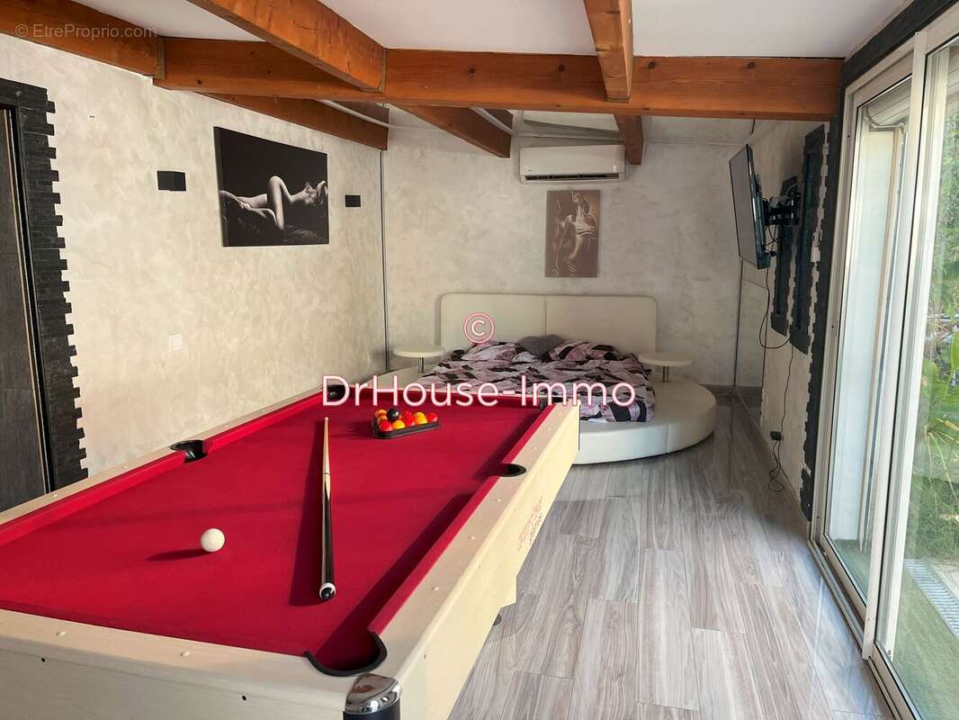 Autre à ESPONDEILHAN