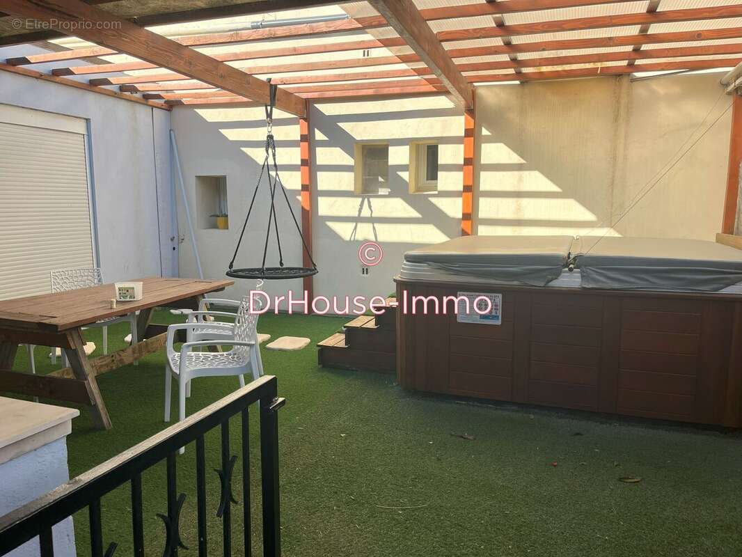 Autre à ESPONDEILHAN