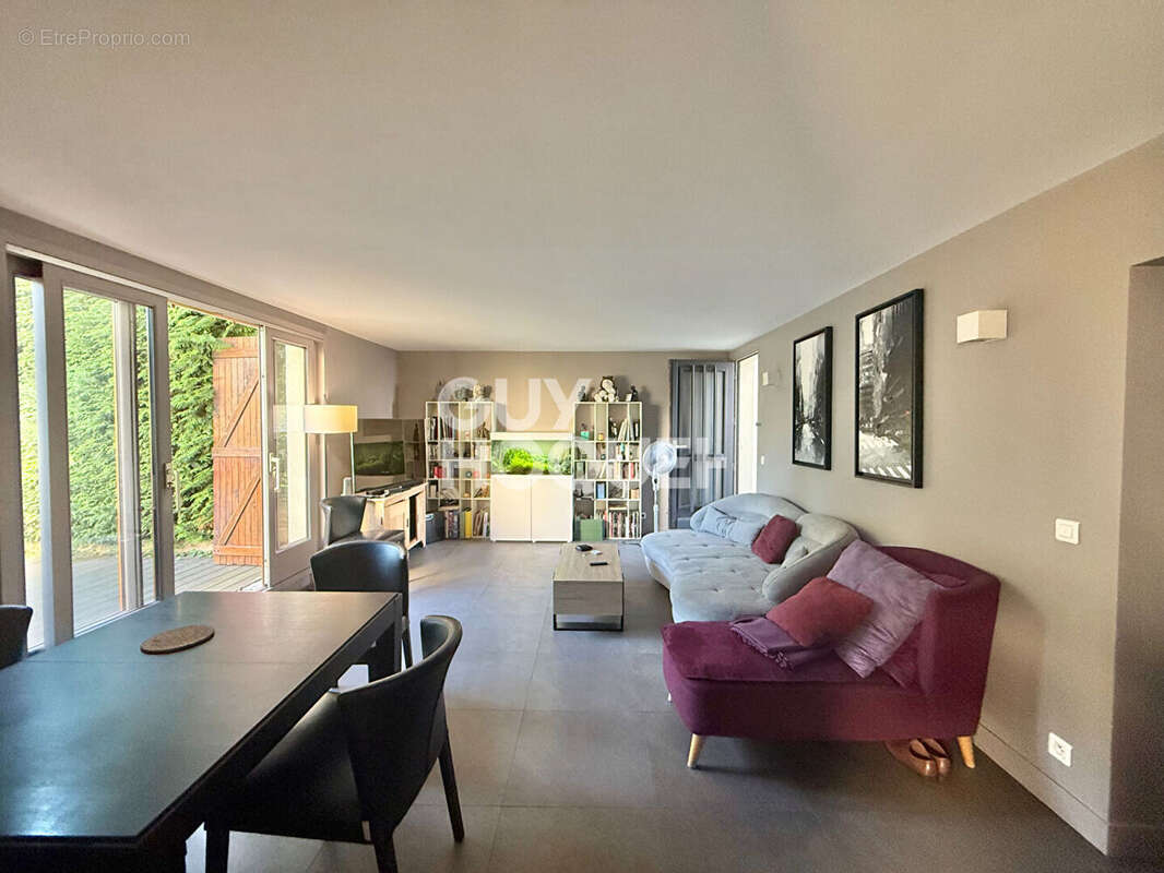 Maison à L&#039;HAY-LES-ROSES