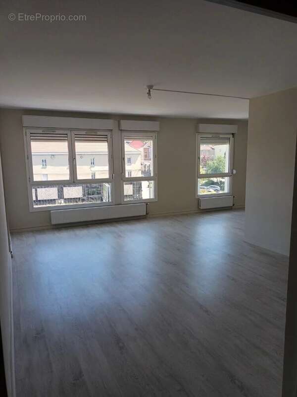 Appartement à MONTCEAU-LES-MINES