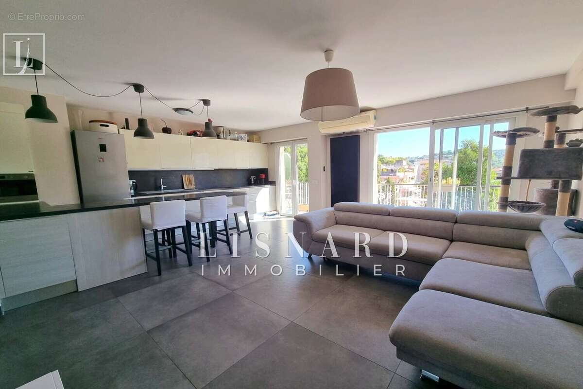 Appartement à VALLAURIS