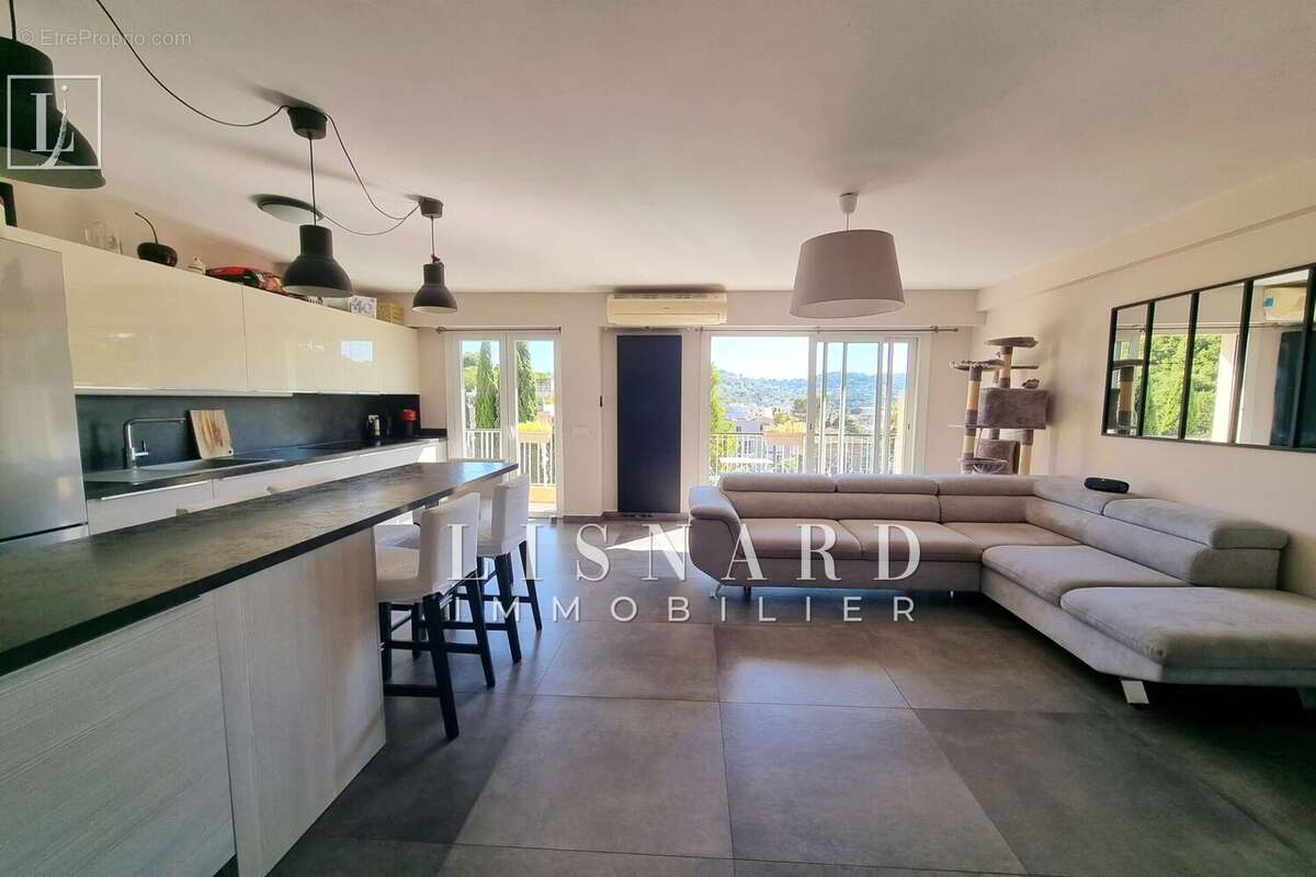 Appartement à VALLAURIS