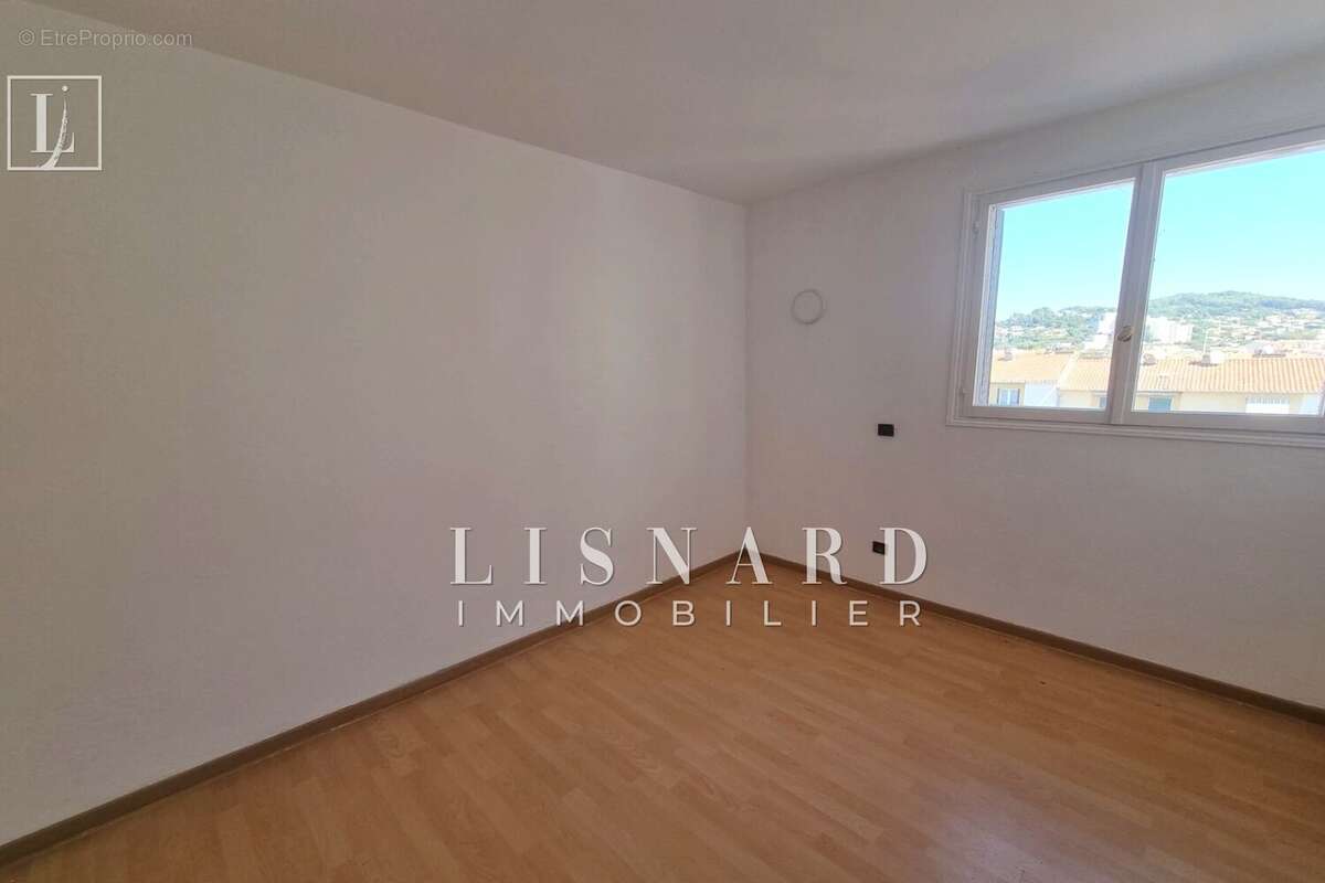 Appartement à VALLAURIS