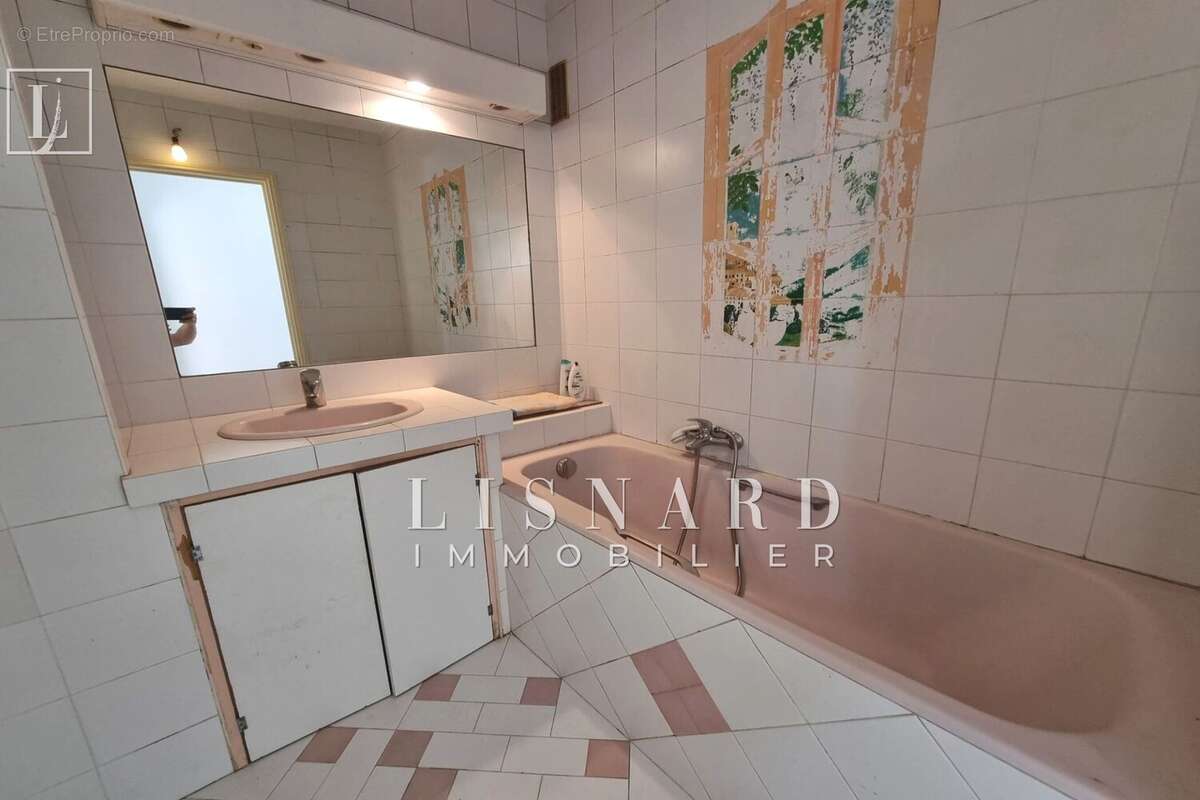 Appartement à VALLAURIS