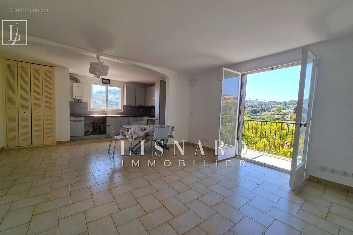 Appartement à VALLAURIS