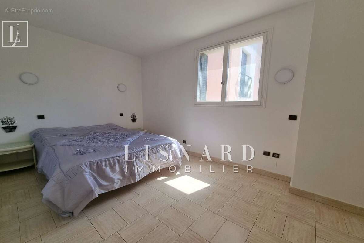 Appartement à VALLAURIS