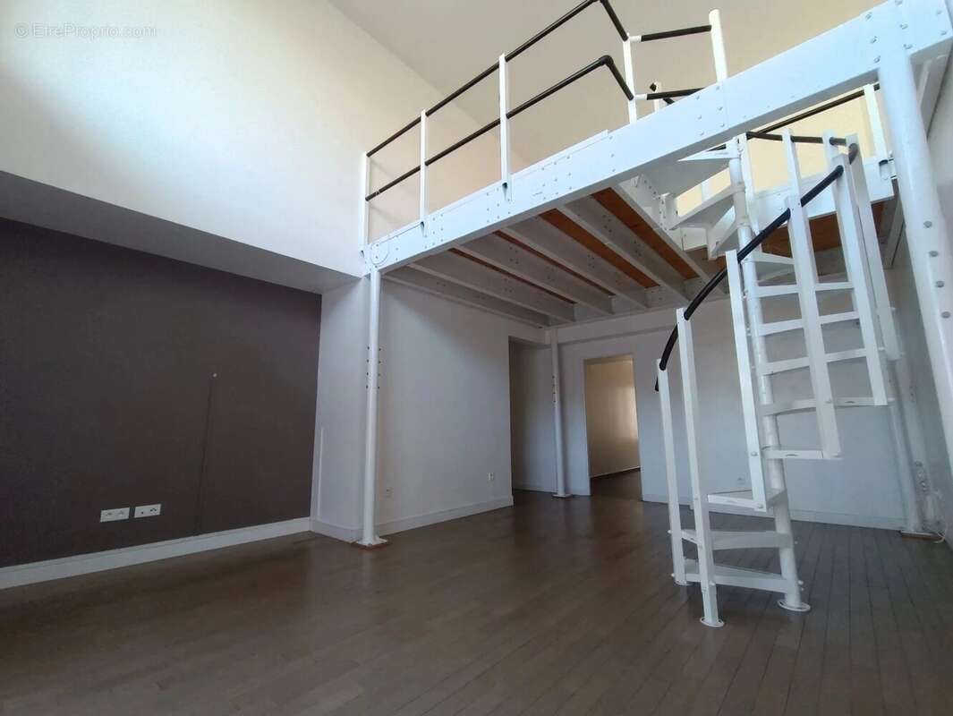 Appartement à PARIS-19E