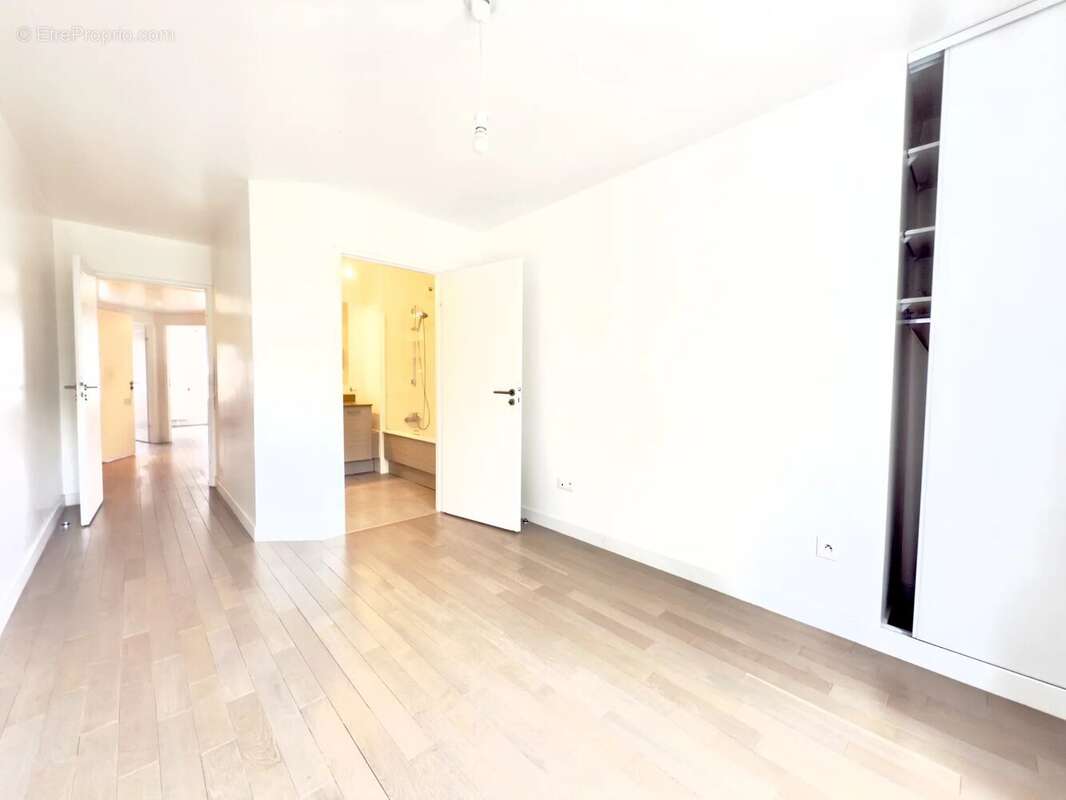 Appartement à PARIS-19E