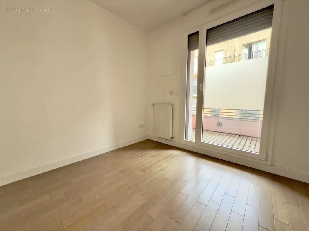 Appartement à PARIS-19E