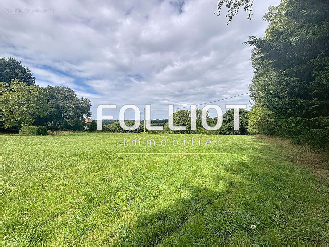 Terrain à GONNEVILLE-SUR-MER