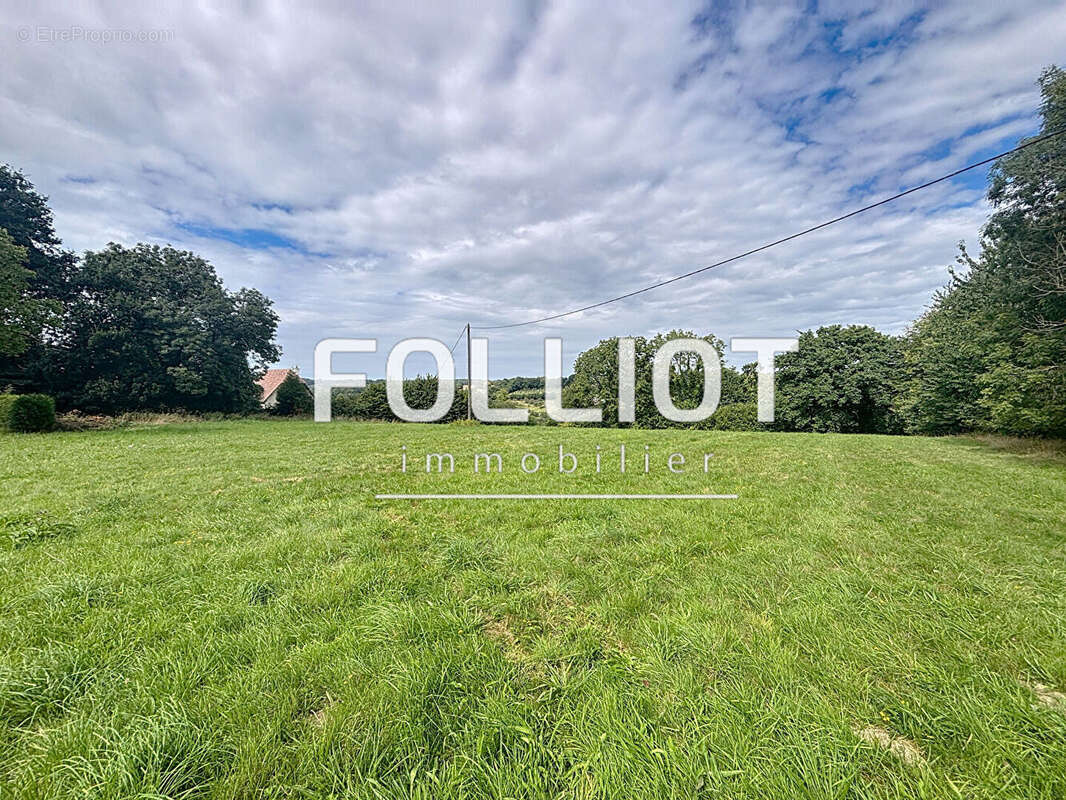 Terrain à GONNEVILLE-SUR-MER