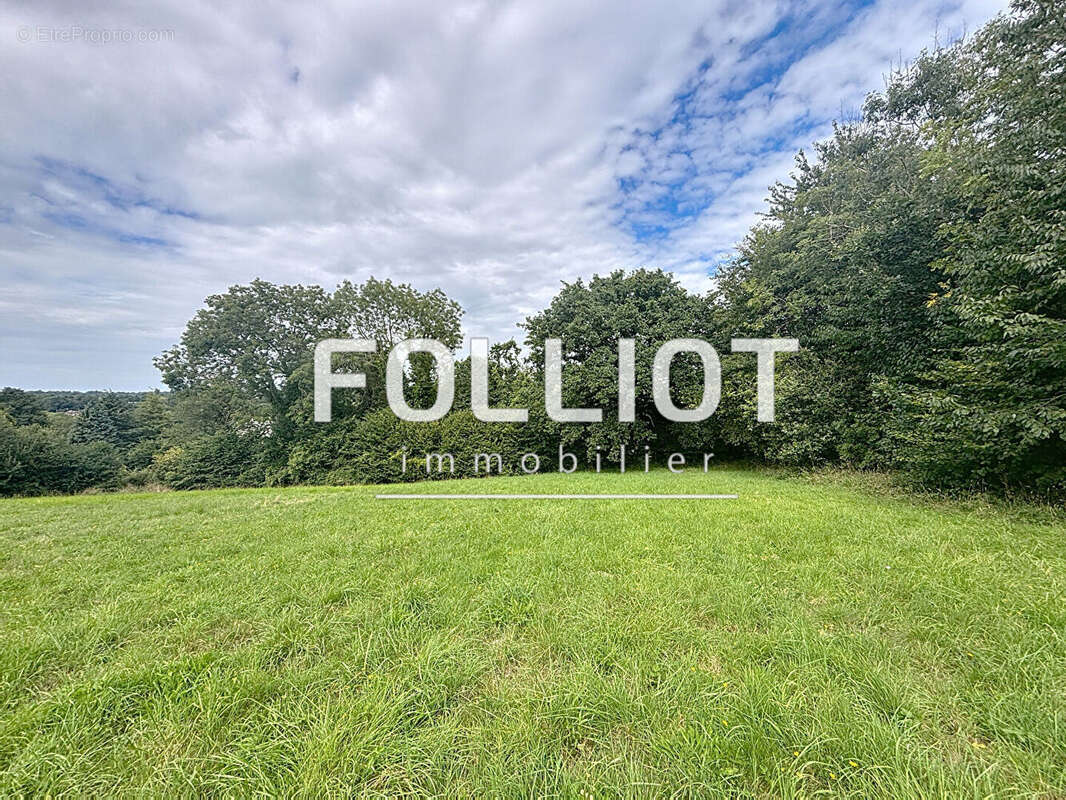 Terrain à GONNEVILLE-SUR-MER