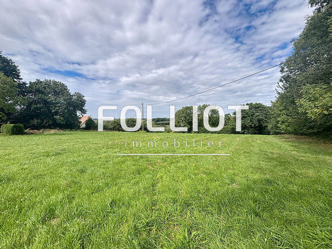 Terrain à GONNEVILLE-SUR-MER