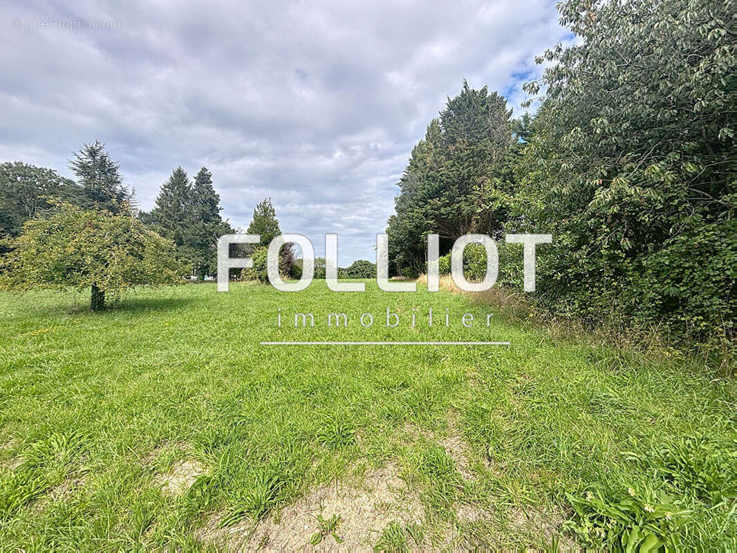 Terrain à GONNEVILLE-SUR-MER