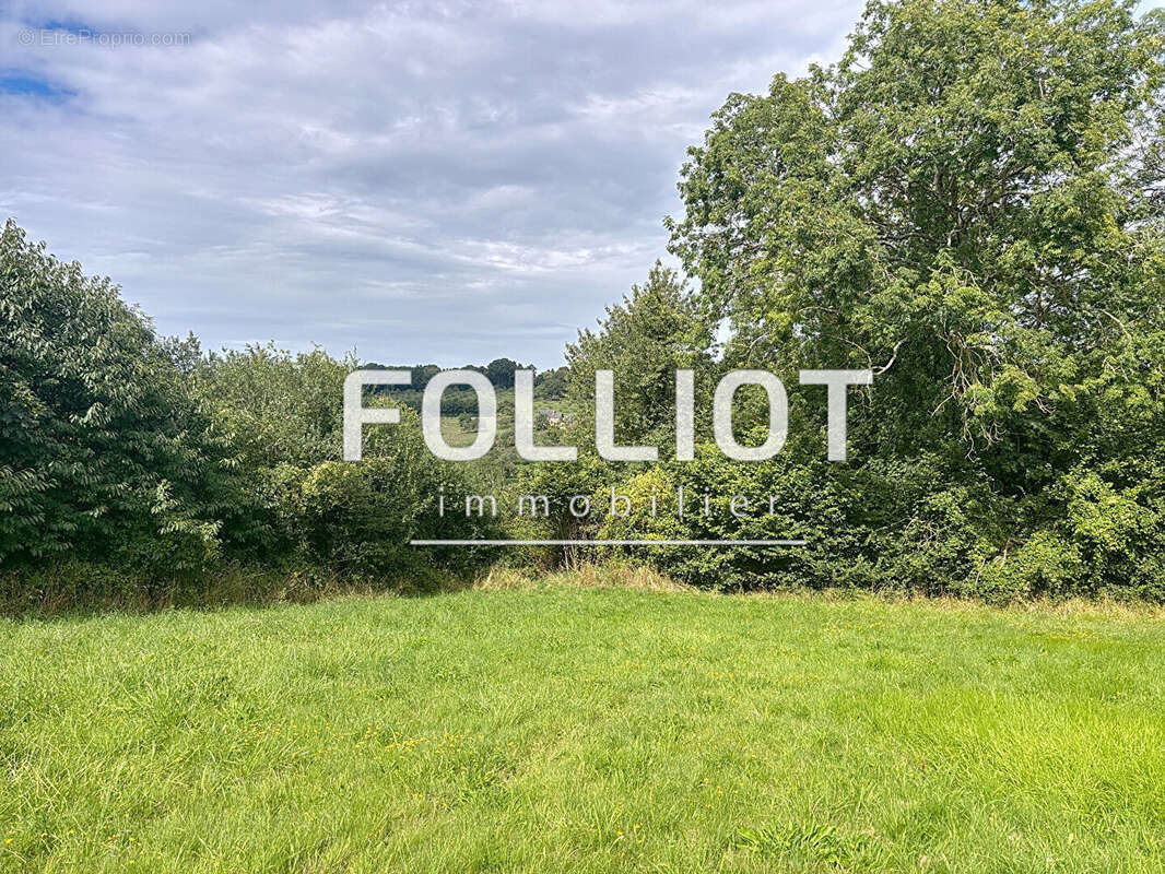 Terrain à GONNEVILLE-SUR-MER