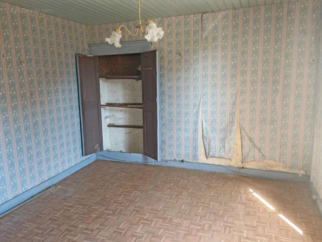 CH1 - Maison à THIVIERS