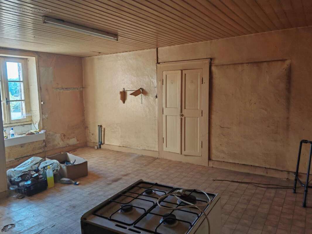 Cuisine - Maison à THIVIERS