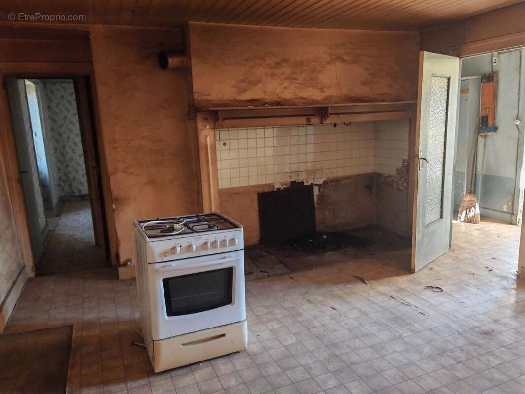 Cuisine - Maison à THIVIERS