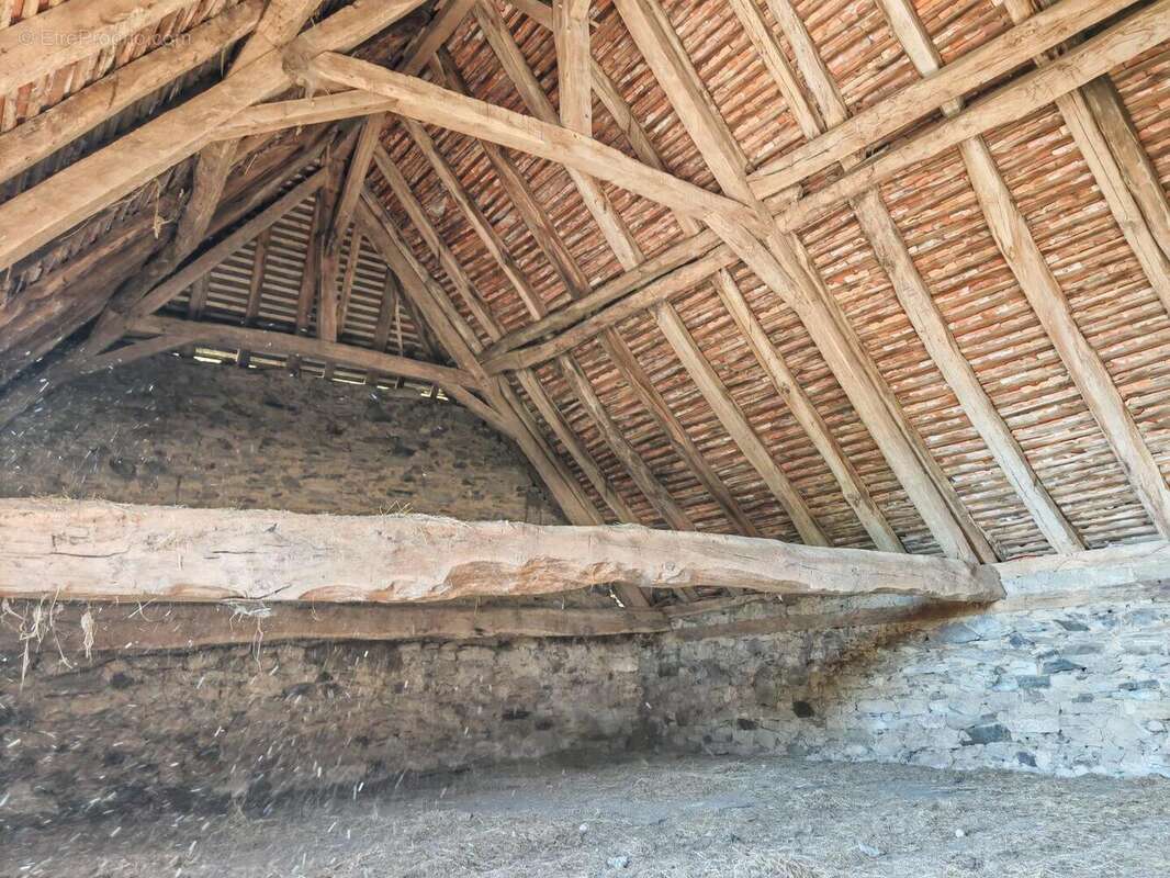 Etage grange - Maison à THIVIERS