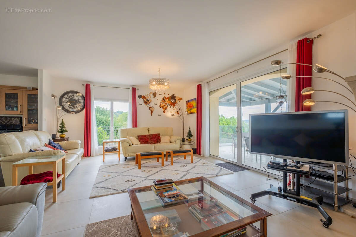 Maison à SAINTE-LIVRADE-SUR-LOT