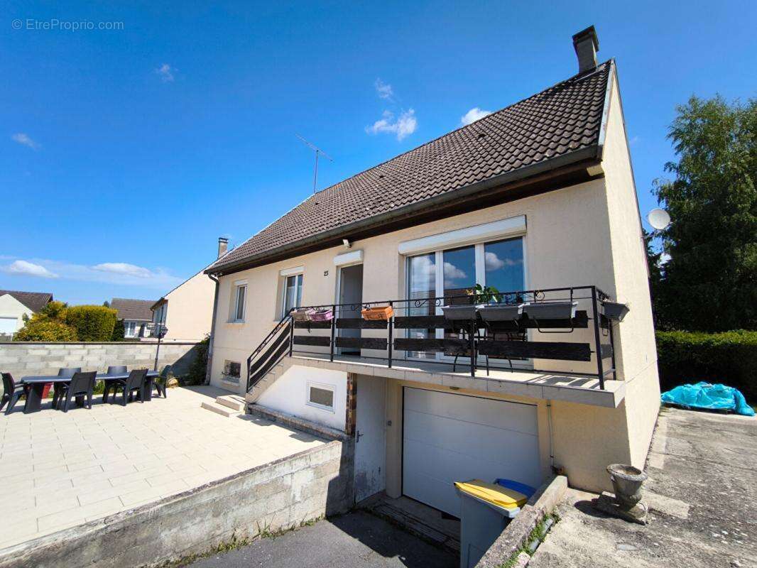 Maison à ETAMPES-SUR-MARNE