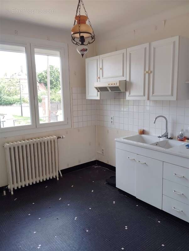 Maison à SAINT-REMY-SUR-AVRE