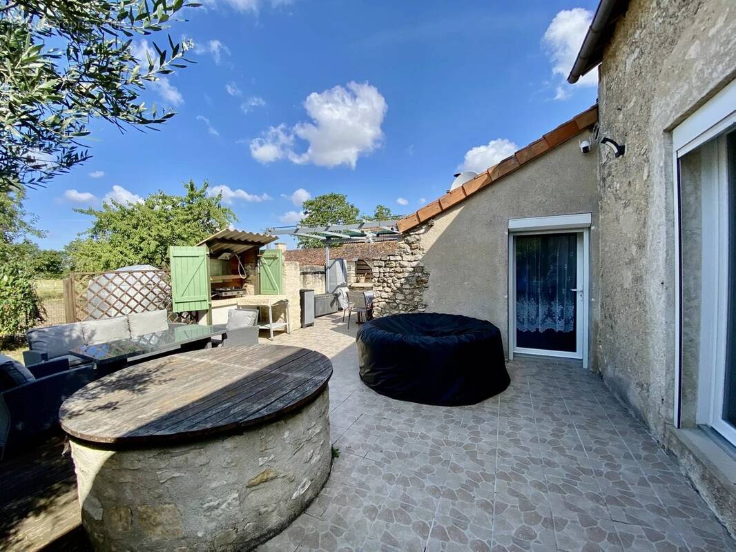 Maison à LEIGNES-SUR-FONTAINE
