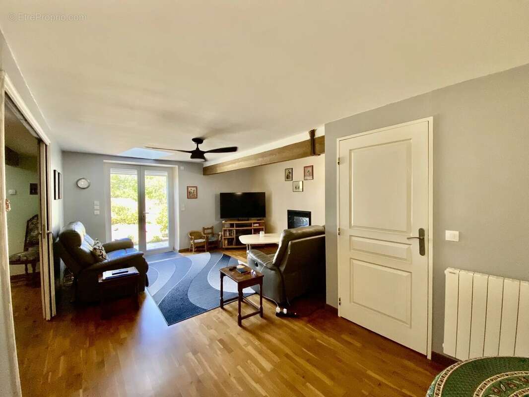 Maison à MONTMORILLON