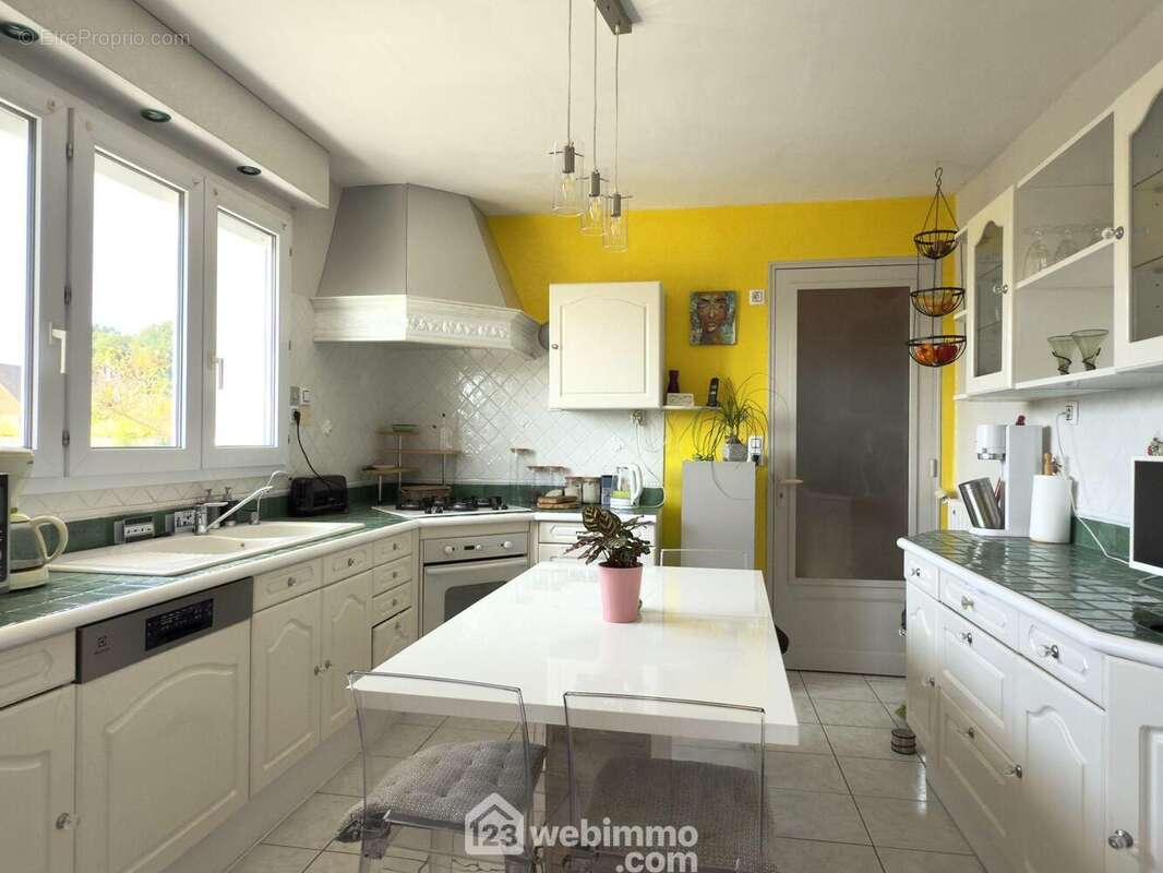 Maison à LONGUE-JUMELLES