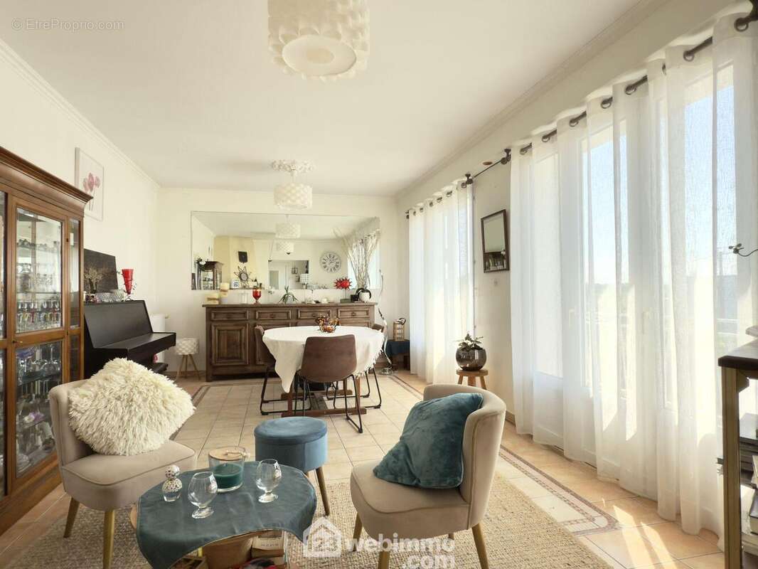 Maison à LONGUE-JUMELLES