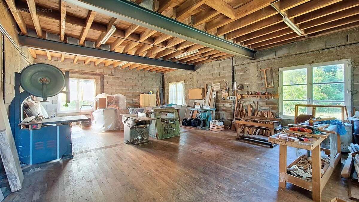 Maison à LA JONCHERE-SAINT-MAURICE