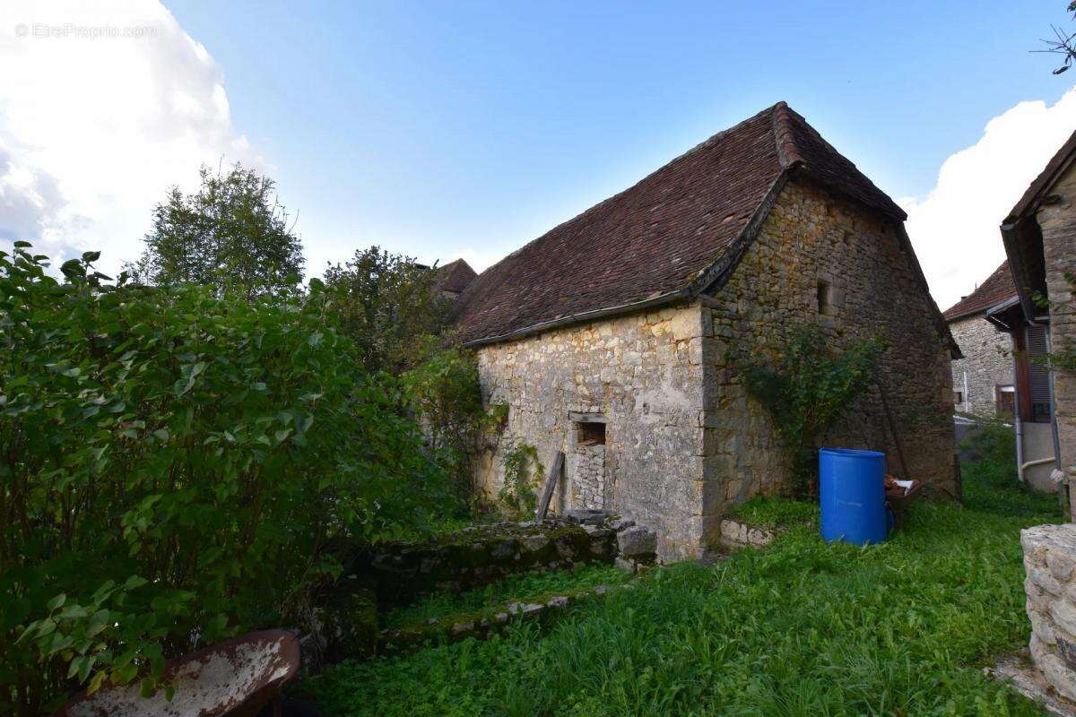 Maison à SAINT-CERNIN