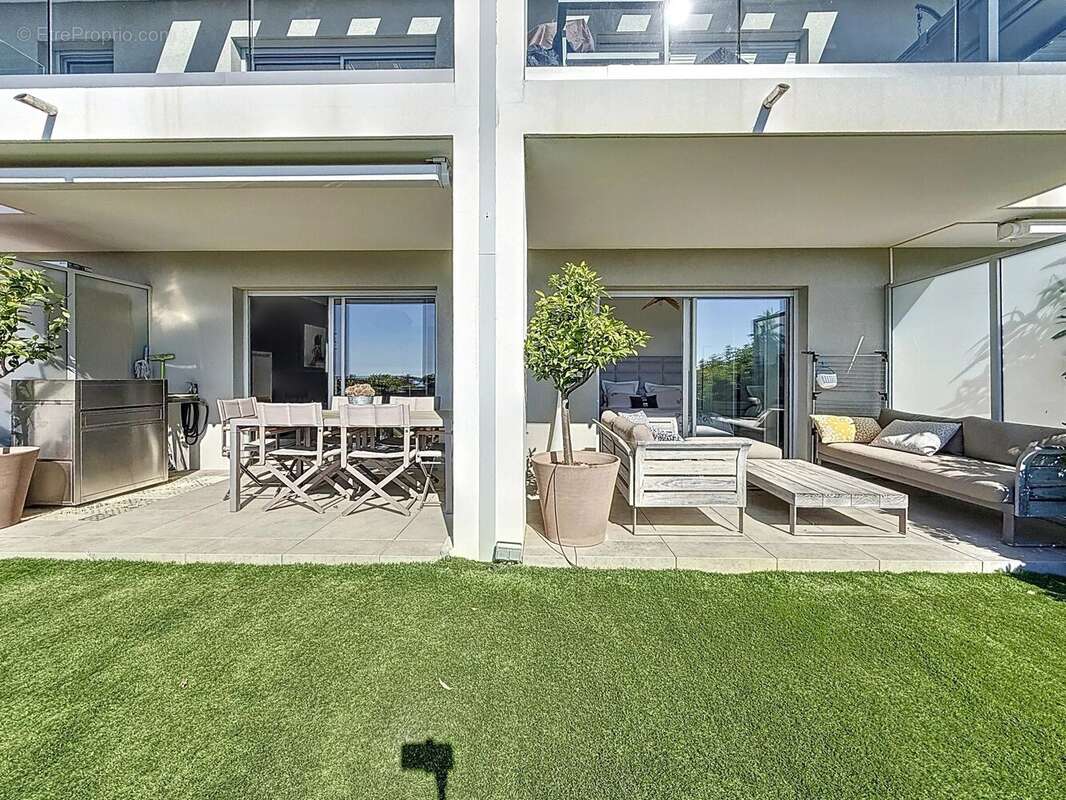 Appartement à SAINT-LAURENT-DU-VAR