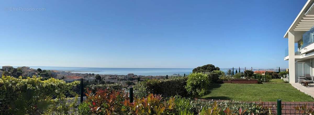 Appartement à SAINT-LAURENT-DU-VAR