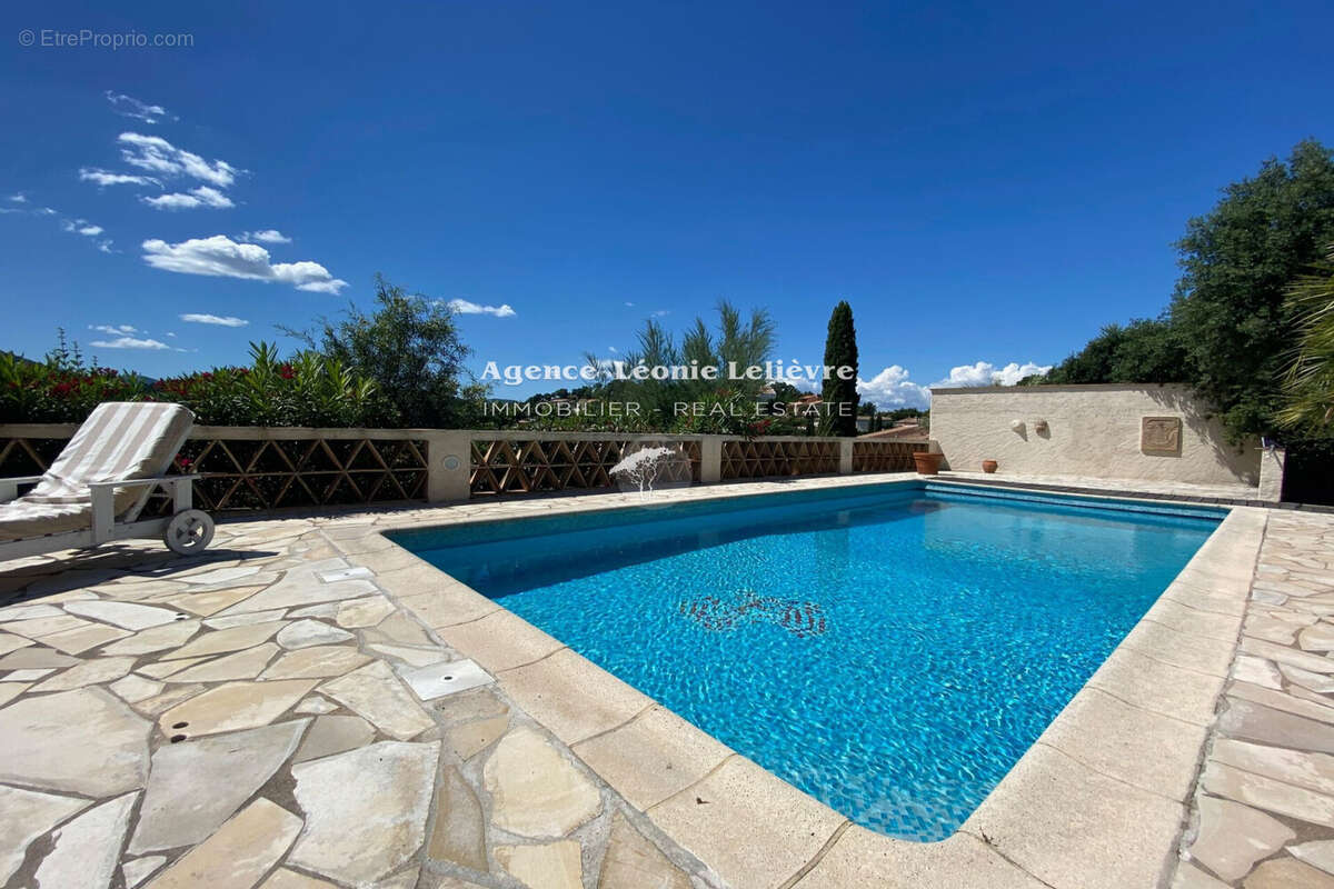 Maison à LES ISSAMBRES