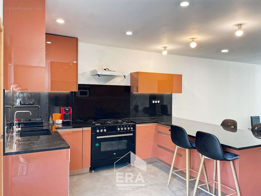 Maison à BLANQUEFORT