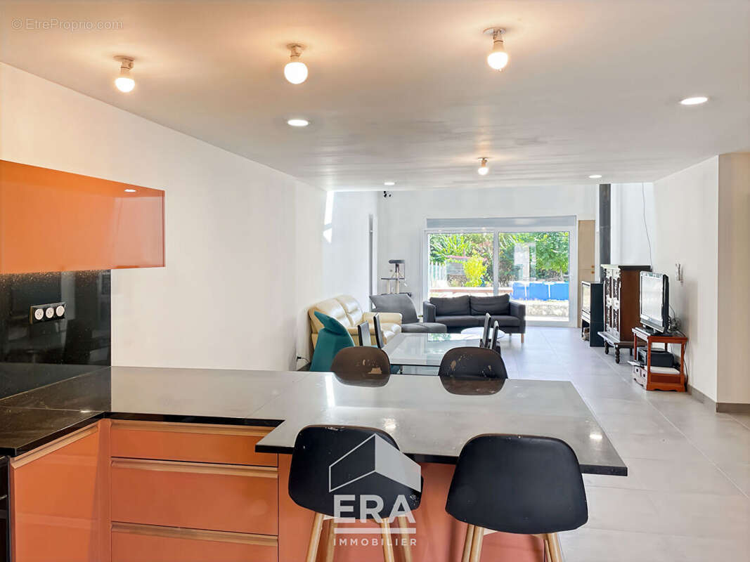 Maison à BLANQUEFORT