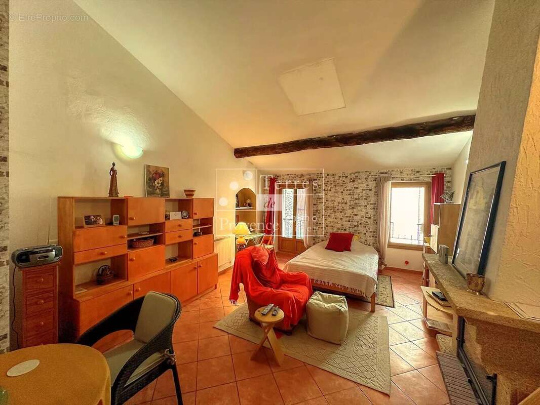 Appartement à AUPS