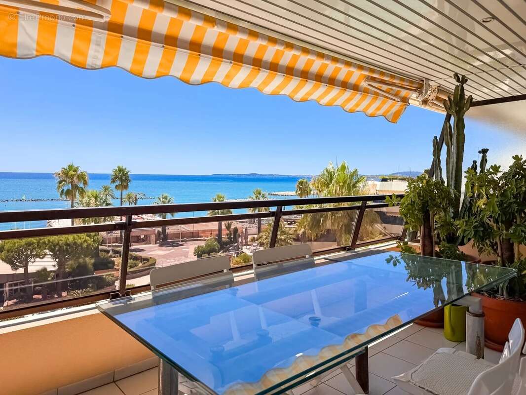 Appartement à SAINT-LAURENT-DU-VAR