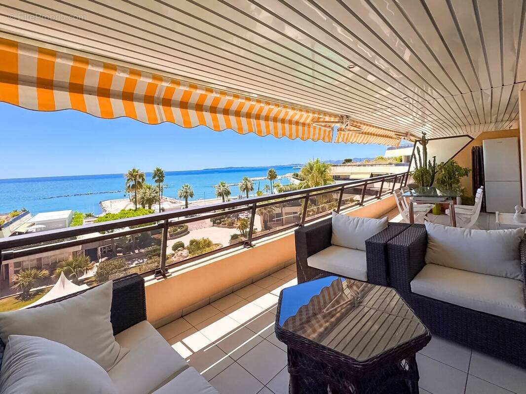 Appartement à SAINT-LAURENT-DU-VAR