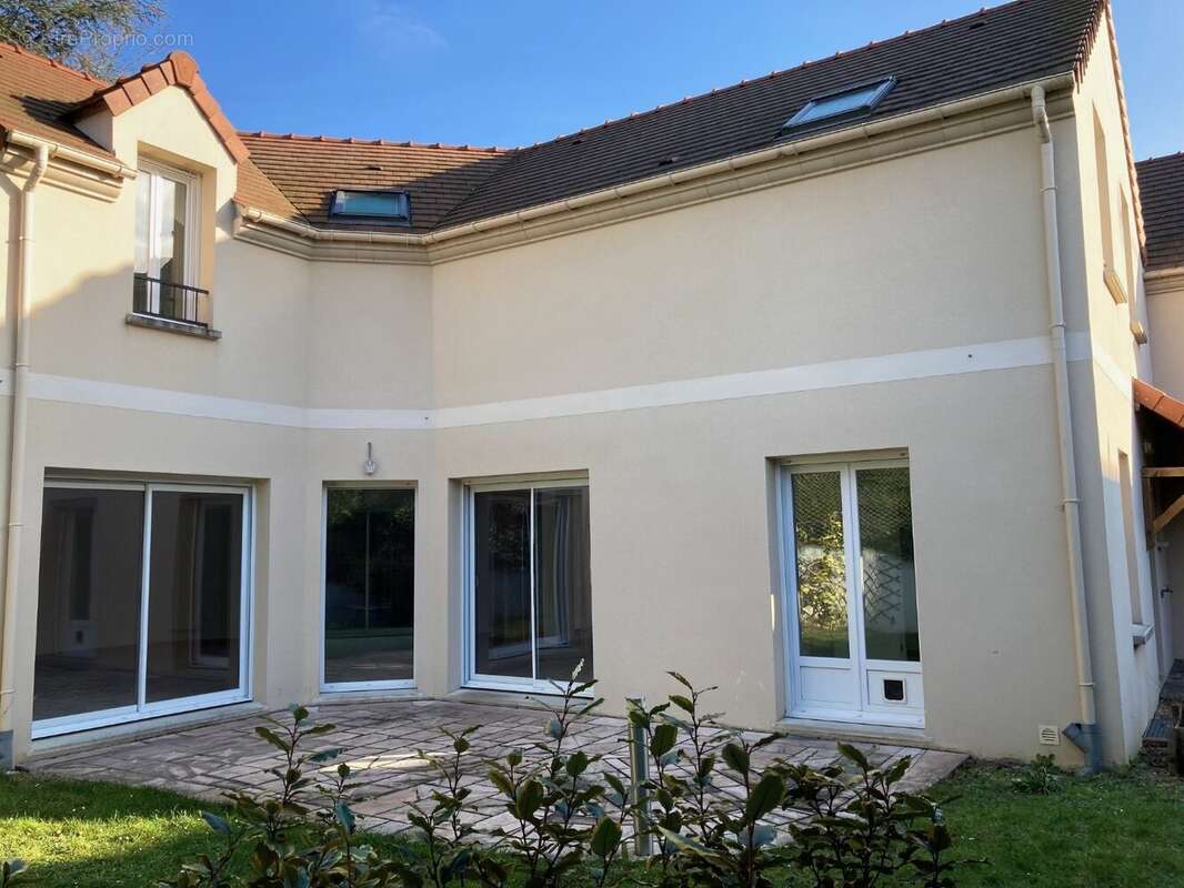 Maison à L&#039;ETANG-LA-VILLE