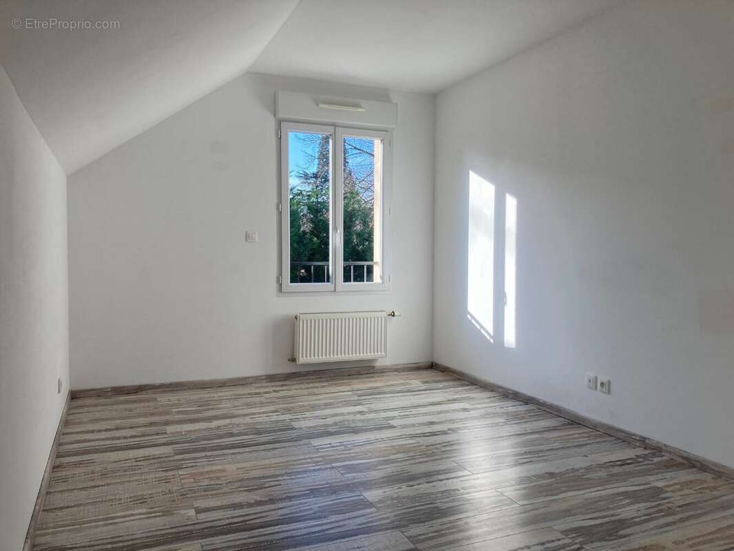 Maison à L&#039;ETANG-LA-VILLE