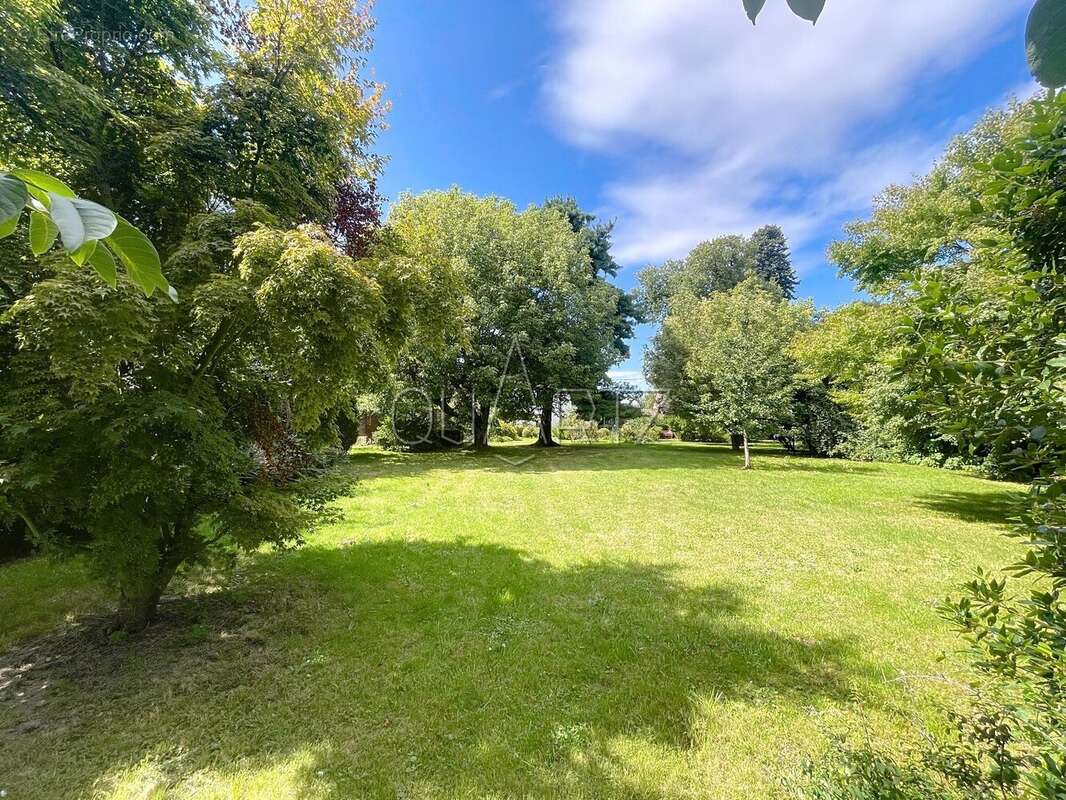 Maison à LA NEUVILLE-D&#039;AUMONT