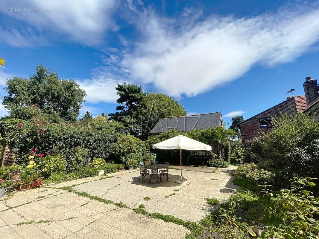 Maison à LA NEUVILLE-D&#039;AUMONT