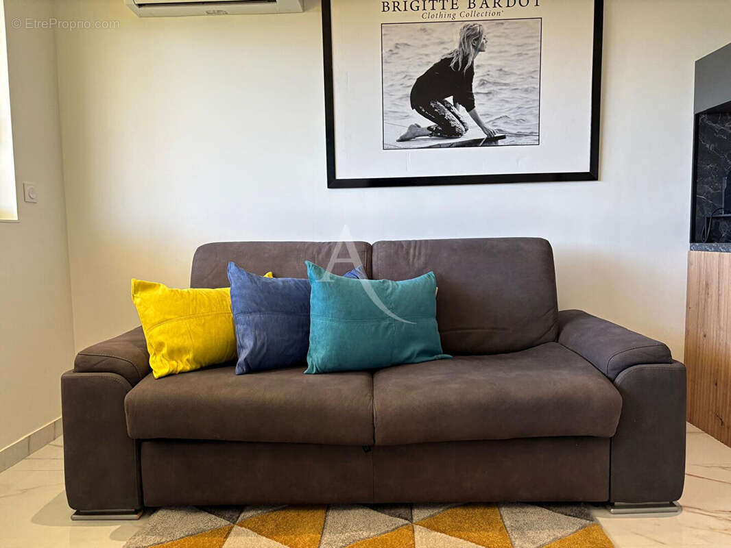 Appartement à VALLAURIS