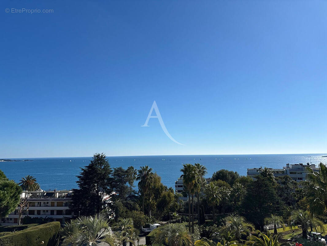 Appartement à VALLAURIS