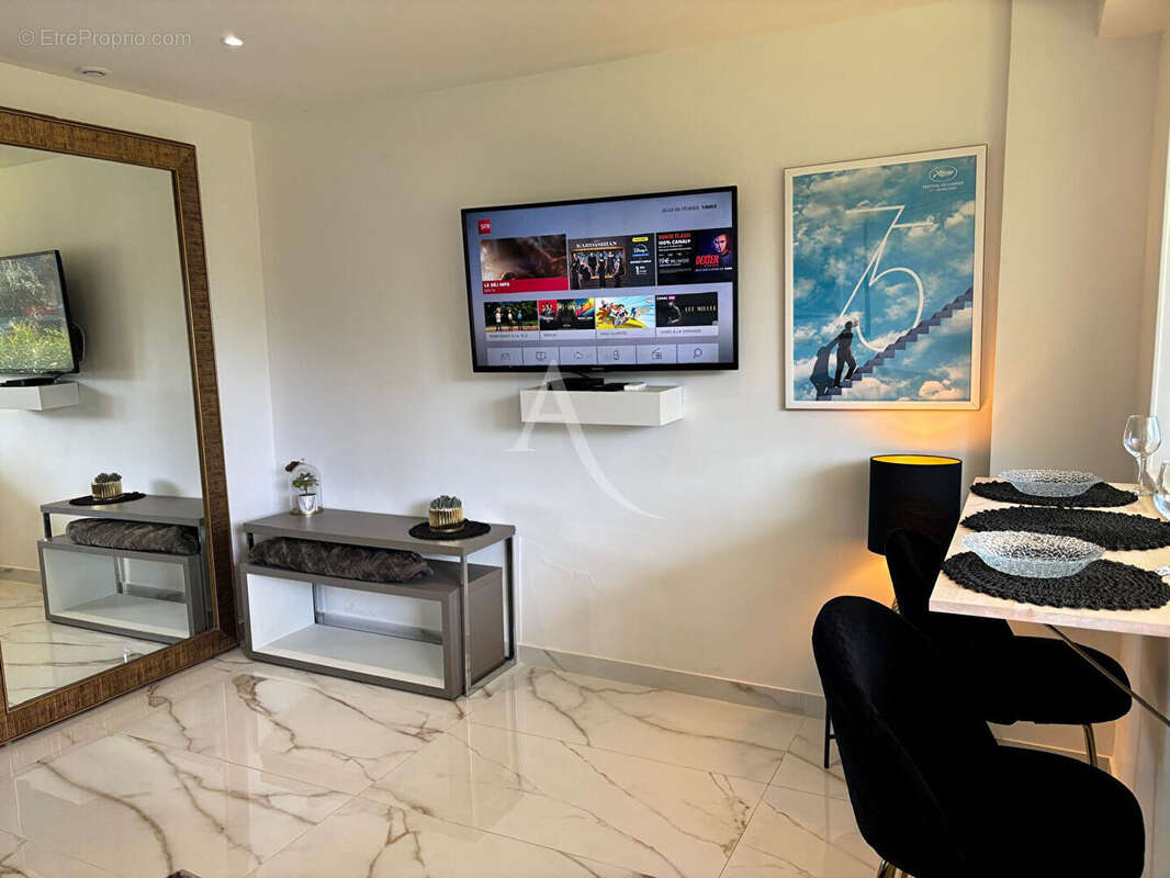 Appartement à VALLAURIS